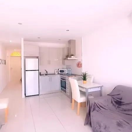 2 Bed Close To The And Siam Park Apartmán